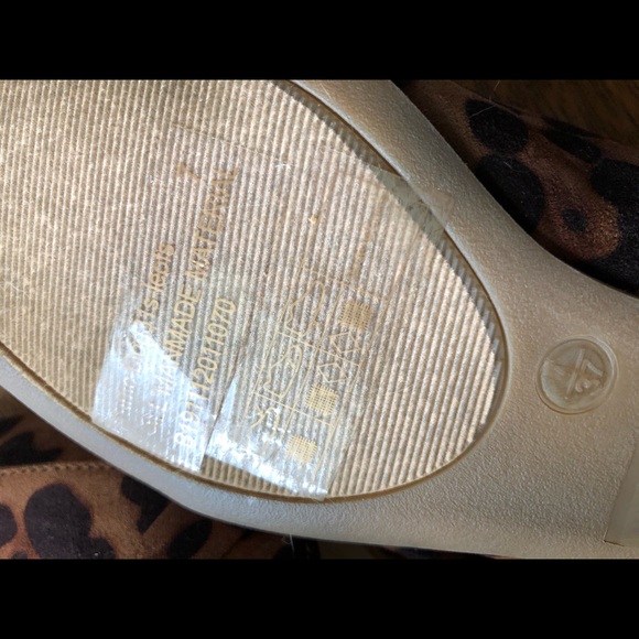 Leopard print women’s flats. - Picture 3 of 4